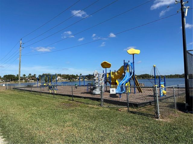 5450 Harborage DR, Fort Myers, FL 33908