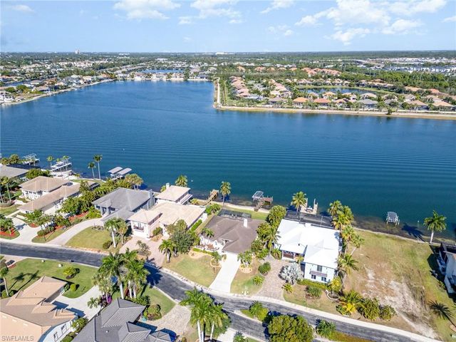 5450 Harborage DR, Fort Myers, FL 33908