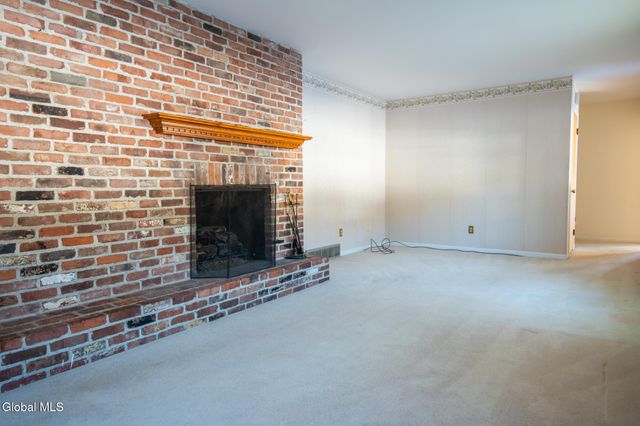 27 Bonner Drive, Queensbury, NY 12804