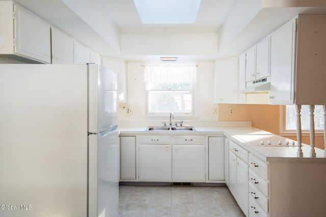 27 Bonner Drive, Queensbury, NY 12804