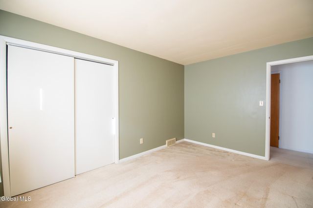 27 Bonner Drive, Queensbury, NY 12804