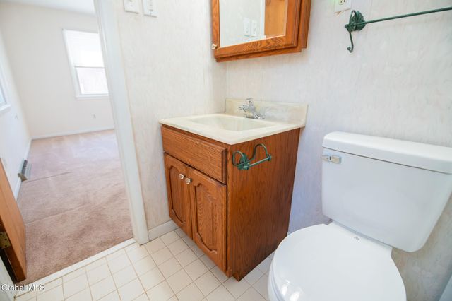 27 Bonner Drive, Queensbury, NY 12804