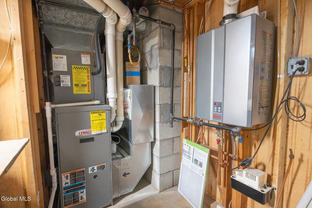 27 Bonner Drive, Queensbury, NY 12804