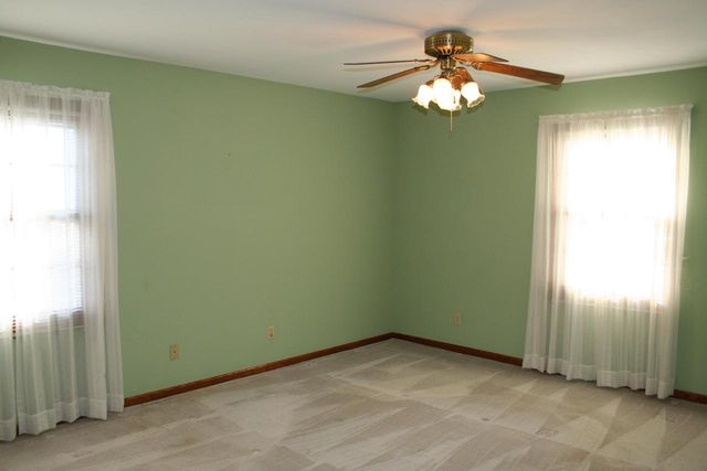 3427 E Elmwood DRIVE, Elmwood Park, WI 53405