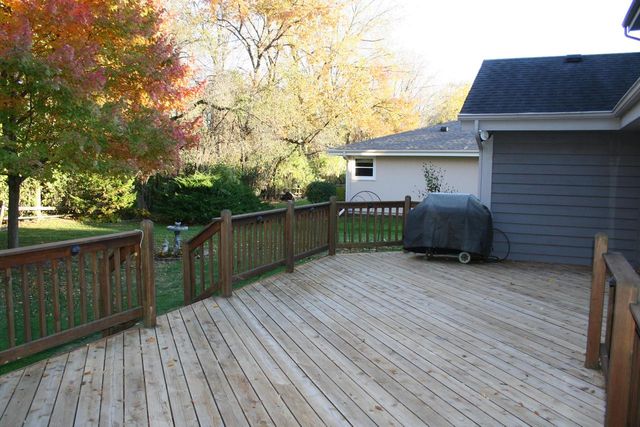 3427 E Elmwood DRIVE, Elmwood Park, WI 53405