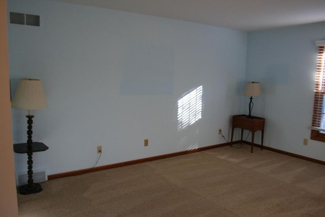 3427 E Elmwood DRIVE, Elmwood Park, WI 53405