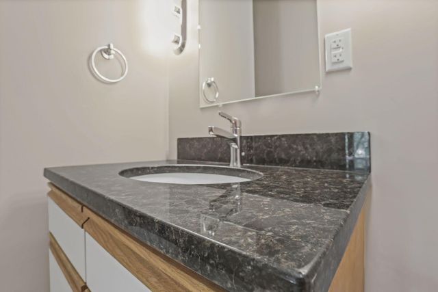 3073 Meadowbrook Drive NE, Lancaster, OH 43130
