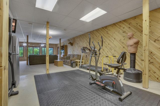 3073 Meadowbrook Drive NE, Lancaster, OH 43130