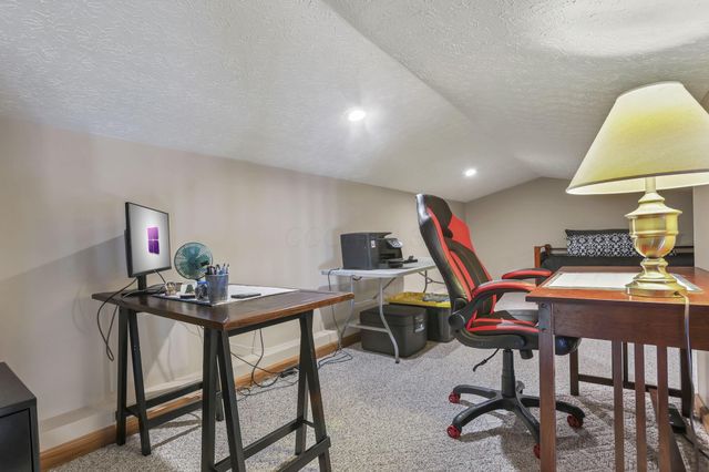3073 Meadowbrook Drive NE, Lancaster, OH 43130