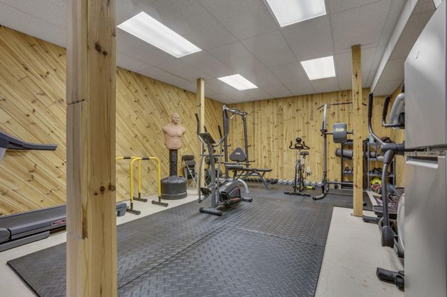 3073 Meadowbrook Drive NE, Lancaster, OH 43130