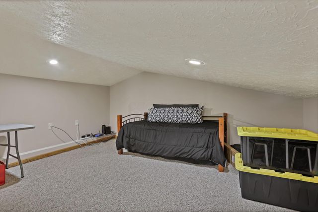 3073 Meadowbrook Drive NE, Lancaster, OH 43130