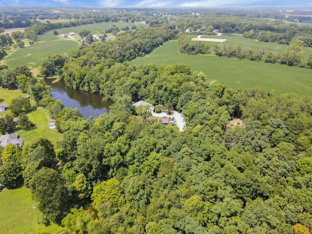 3073 Meadowbrook Drive NE, Lancaster, OH 43130