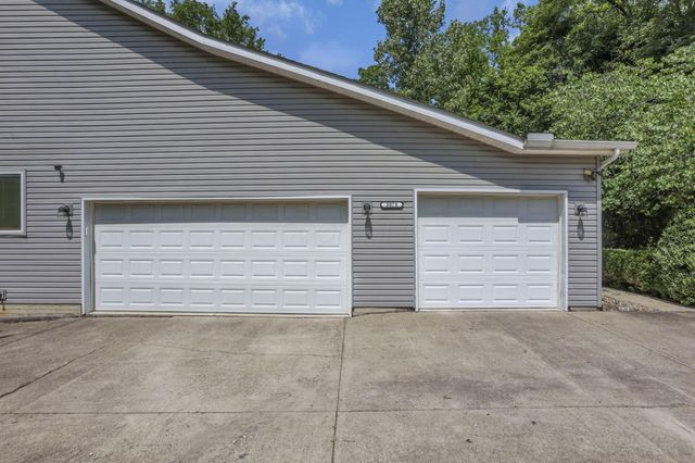 3073 Meadowbrook Drive NE, Lancaster, OH 43130
