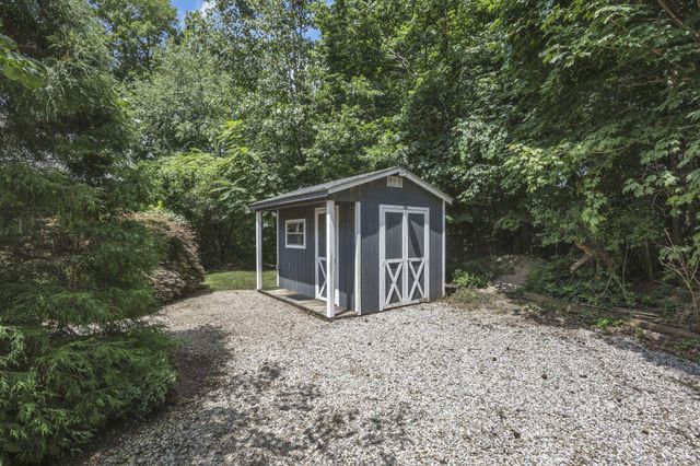3073 Meadowbrook Drive NE, Lancaster, OH 43130