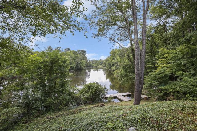 3073 Meadowbrook Drive NE, Lancaster, OH 43130