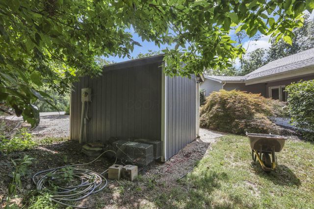 3073 Meadowbrook Drive NE, Lancaster, OH 43130