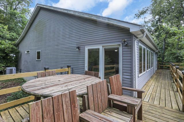 3073 Meadowbrook Drive NE, Lancaster, OH 43130