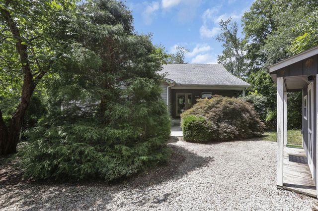 3073 Meadowbrook Drive NE, Lancaster, OH 43130
