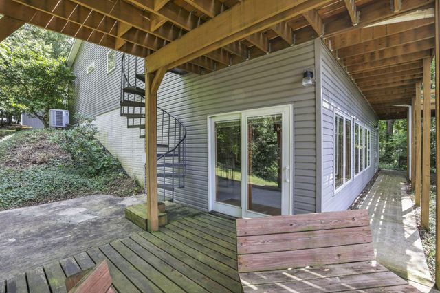 3073 Meadowbrook Drive NE, Lancaster, OH 43130