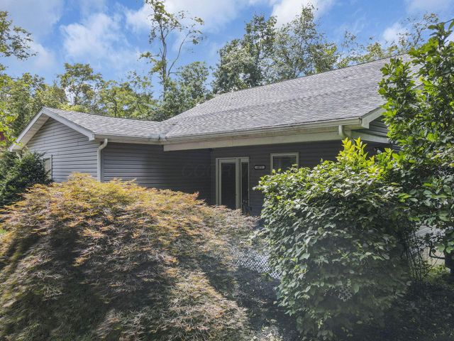 3073 Meadowbrook Drive NE, Lancaster, OH 43130