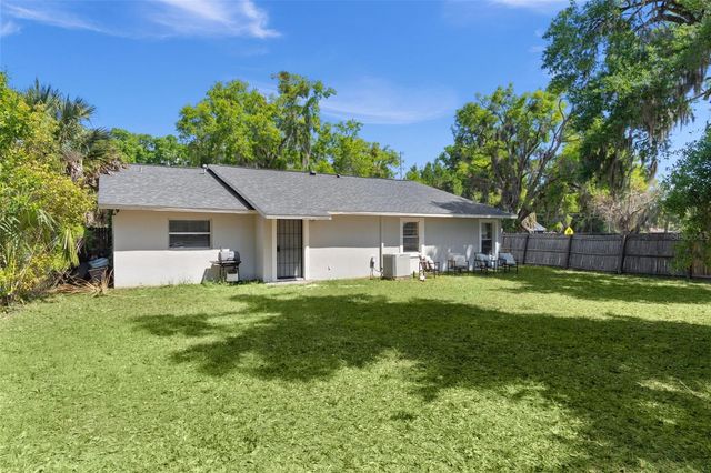 1124 E GRANT AVENUE, Mount Dora, FL 32757