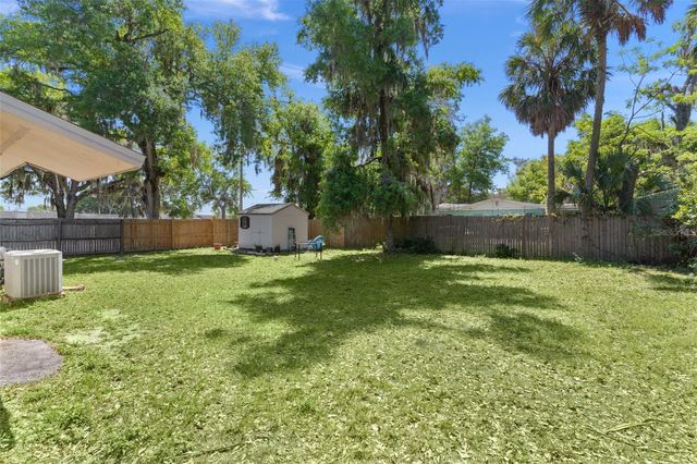 1124 E GRANT AVENUE, Mount Dora, FL 32757