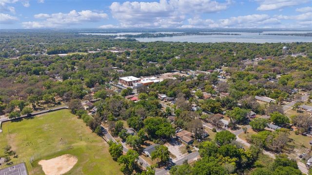 1124 E GRANT AVENUE, Mount Dora, FL 32757
