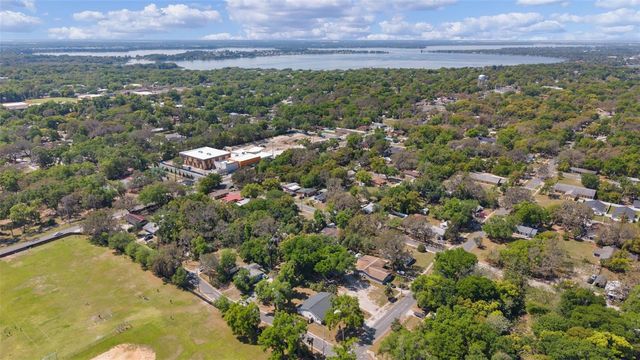 1124 E GRANT AVENUE, Mount Dora, FL 32757
