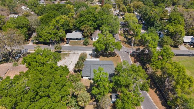1124 E GRANT AVENUE, Mount Dora, FL 32757