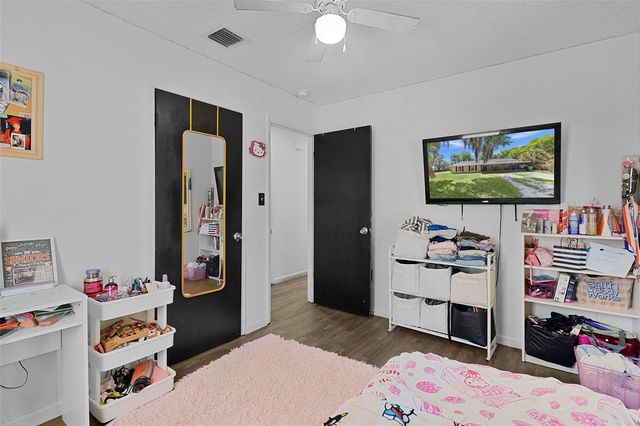 1124 E GRANT AVENUE, Mount Dora, FL 32757
