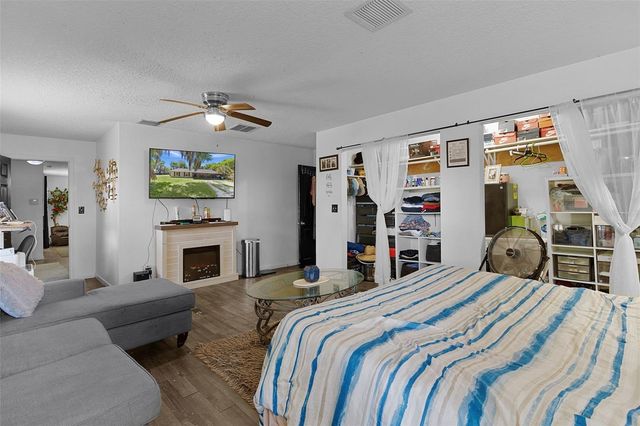 1124 E GRANT AVENUE, Mount Dora, FL 32757