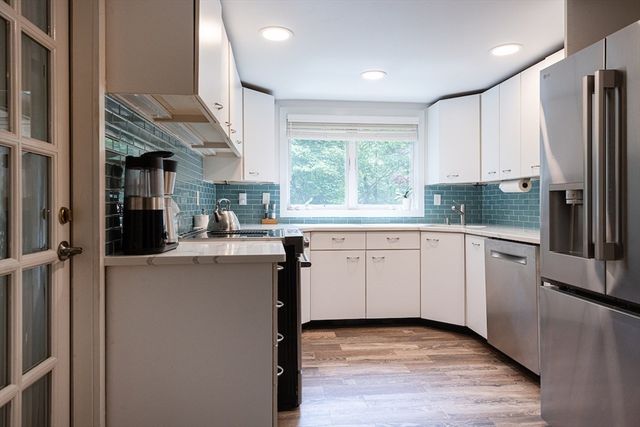 11 Juniper Ridge Rd, Lincoln, MA 01773