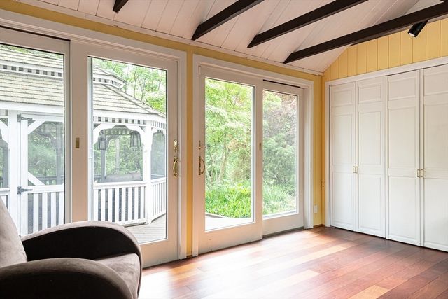 11 Juniper Ridge Rd, Lincoln, MA 01773