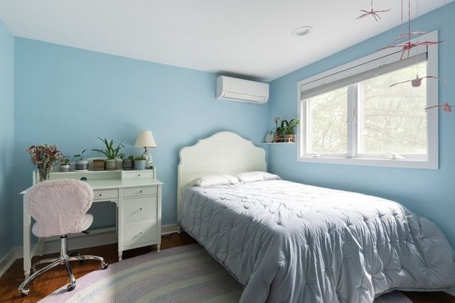 11 Juniper Ridge Rd, Lincoln, MA 01773