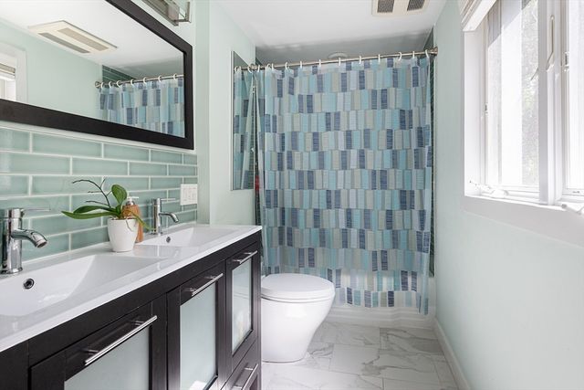 11 Juniper Ridge Rd, Lincoln, MA 01773