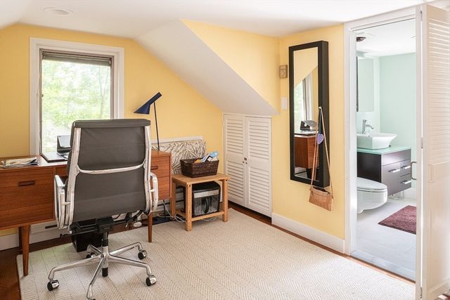 11 Juniper Ridge Rd, Lincoln, MA 01773