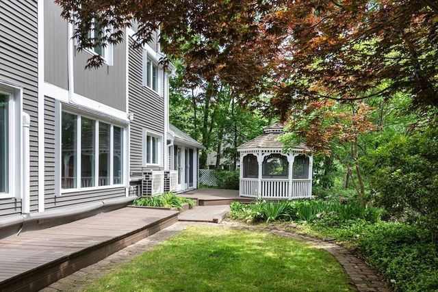 11 Juniper Ridge Rd, Lincoln, MA 01773