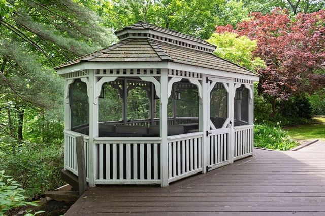 11 Juniper Ridge Rd, Lincoln, MA 01773