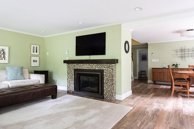 11 Juniper Ridge Rd, Lincoln, MA 01773