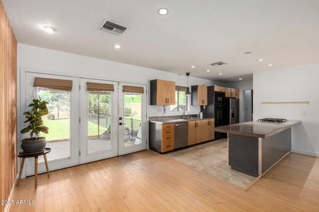 3718 N 36TH Street, Phoenix, AZ 85018