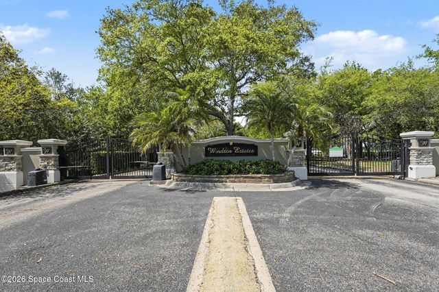 5761 Newbury Circle, Melbourne, FL 32940