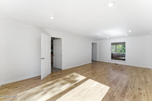 3463 S 400 East, Bountiful, UT 84010