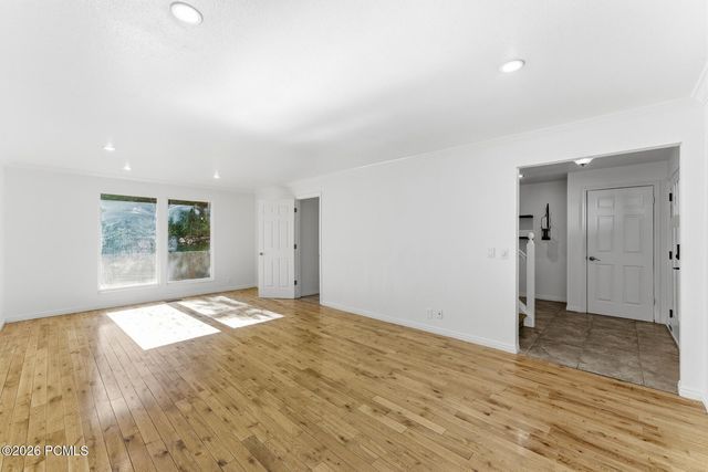 3463 S 400 East, Bountiful, UT 84010