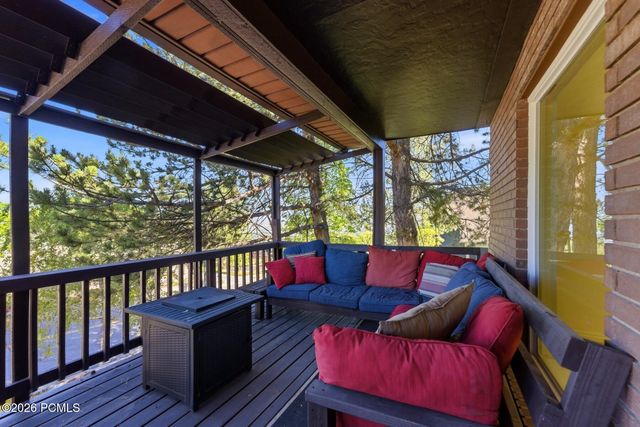 3463 S 400 East, Bountiful, UT 84010