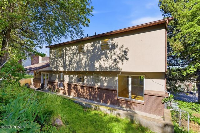 3463 S 400 East, Bountiful, UT 84010