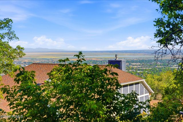 3463 S 400 East, Bountiful, UT 84010