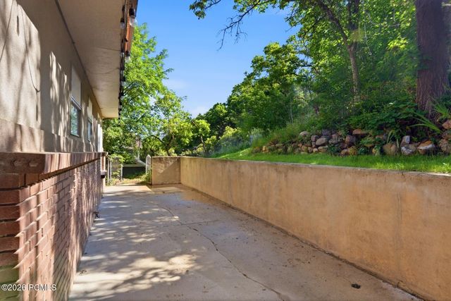 3463 S 400 East, Bountiful, UT 84010