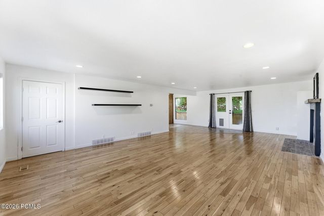 3463 S 400 East, Bountiful, UT 84010
