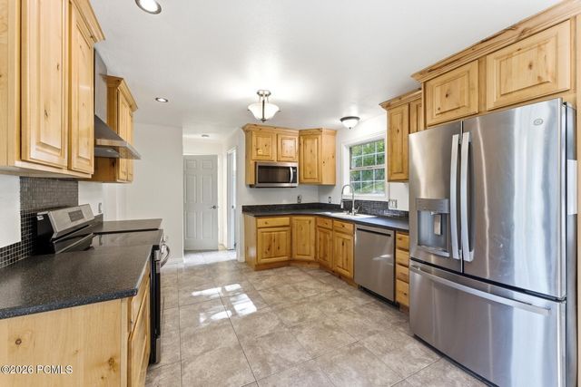 3463 S 400 East, Bountiful, UT 84010