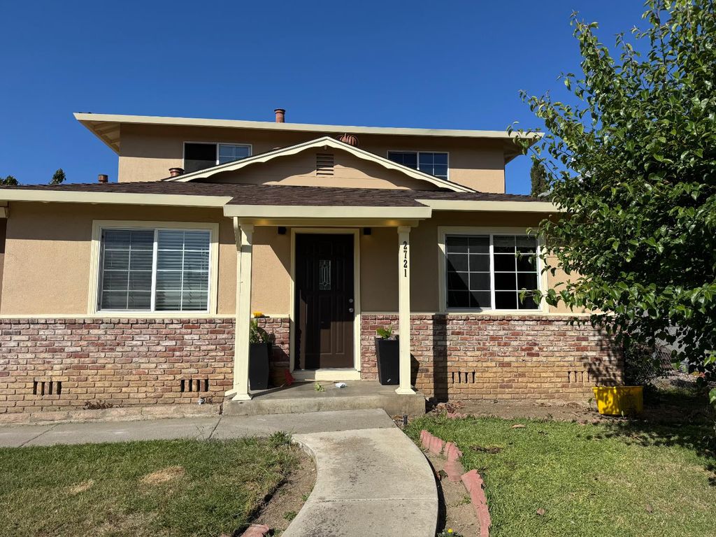 Image 2 of property listing at 2721 Aida Avenue, San Jose, CA 95122